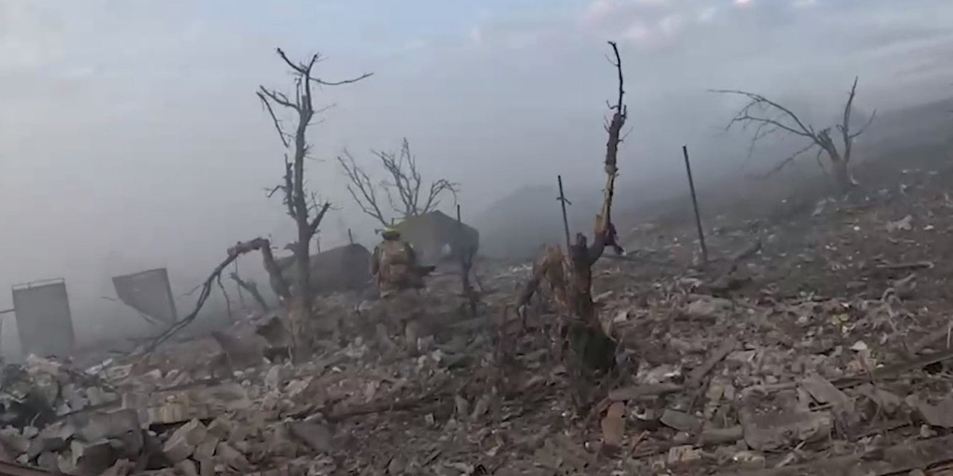 Ukrainian commander releases ground-level footage showing campaign to retake Andriyivka near Bakhmut (Photo: Скриншот з відео Сирський / Telegram)