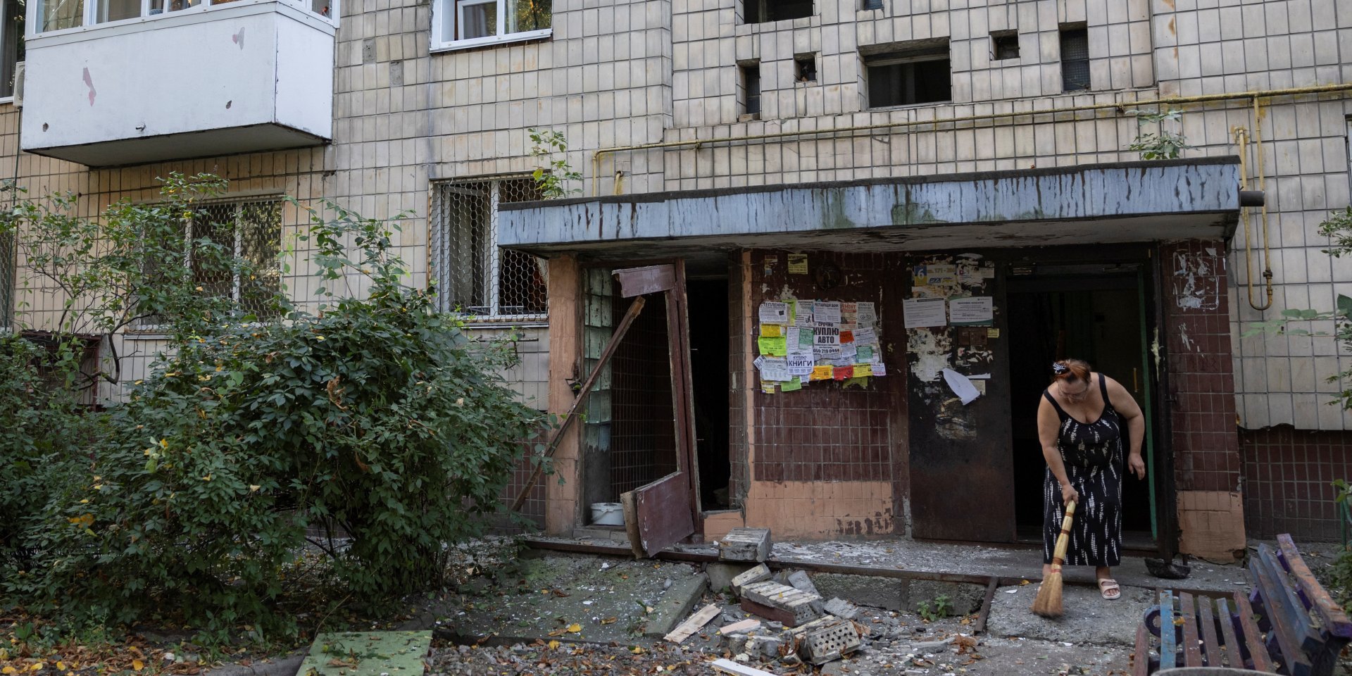 Consequences of one of the UAV attacks in Kyiv (Photo: REUTERS/Alina Smutko)