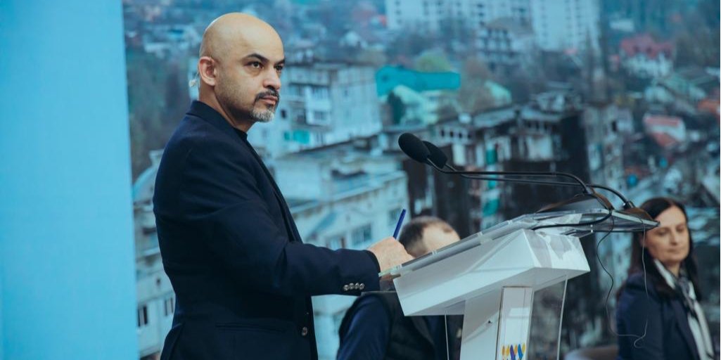 Глава Агентства восстановления и развития инфраструктуры Мустафа Найем (Фото: facebook.com/agency.for.restoration/photos)