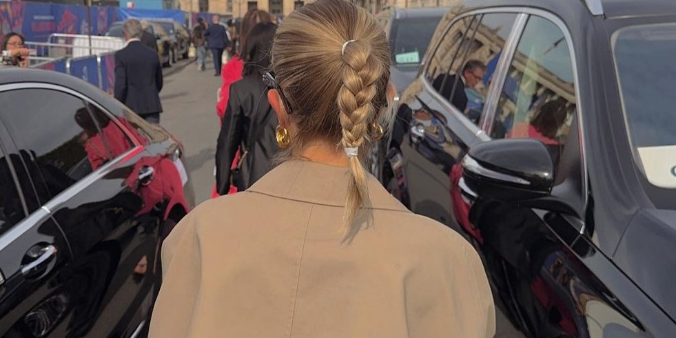 Низкий хвост подойдет к любой форме лица и текстуре волос (Фото: instagram.com/xeniaadonts)