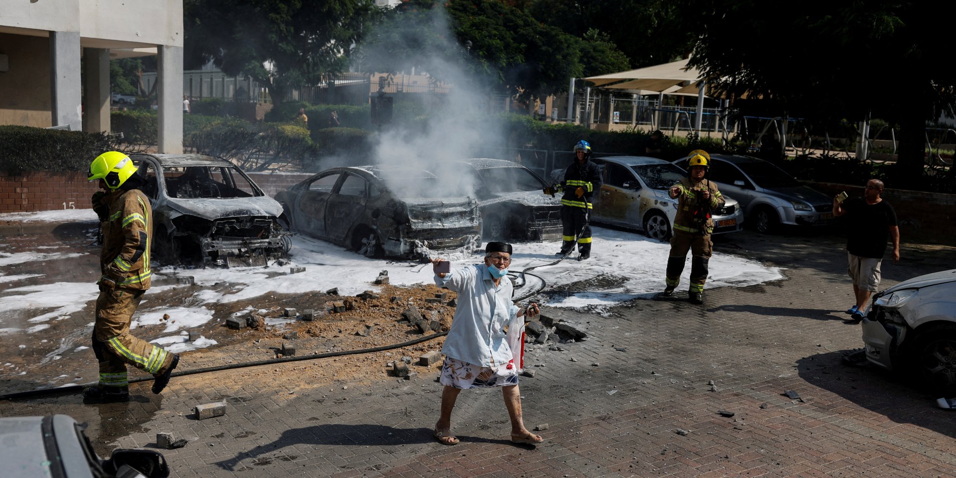 Consequences of Hamas' attacks on Ashkelon (Photo: REUTERS/Amir Cohen)