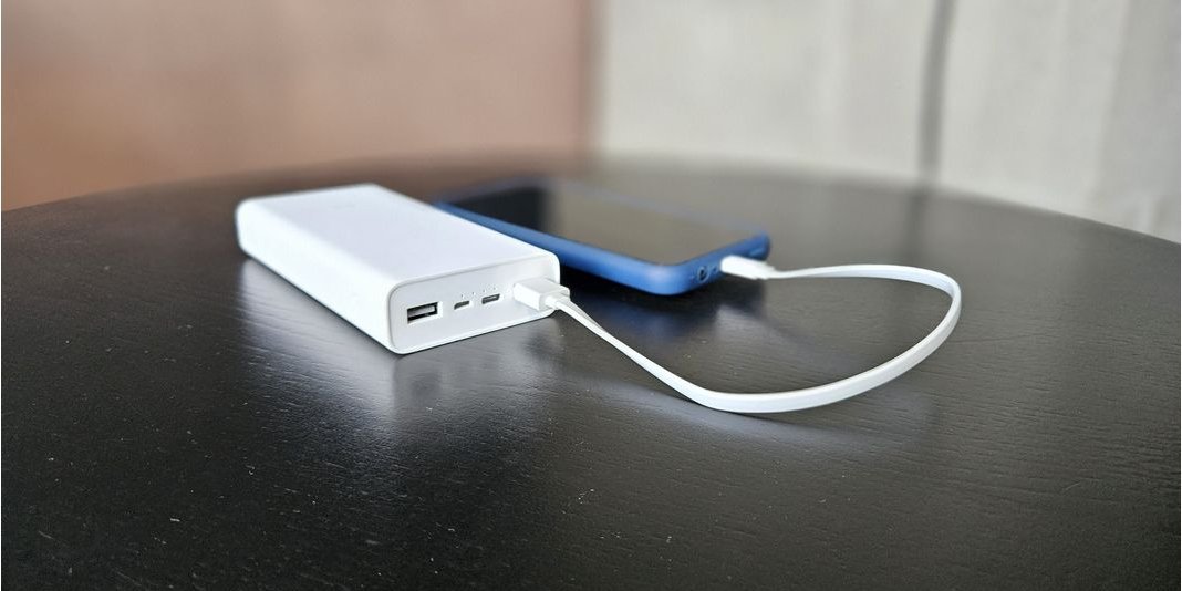 Готуємося до блекауту. Огляд повербанка Xiaomi Mi Power Bank 3 - фото