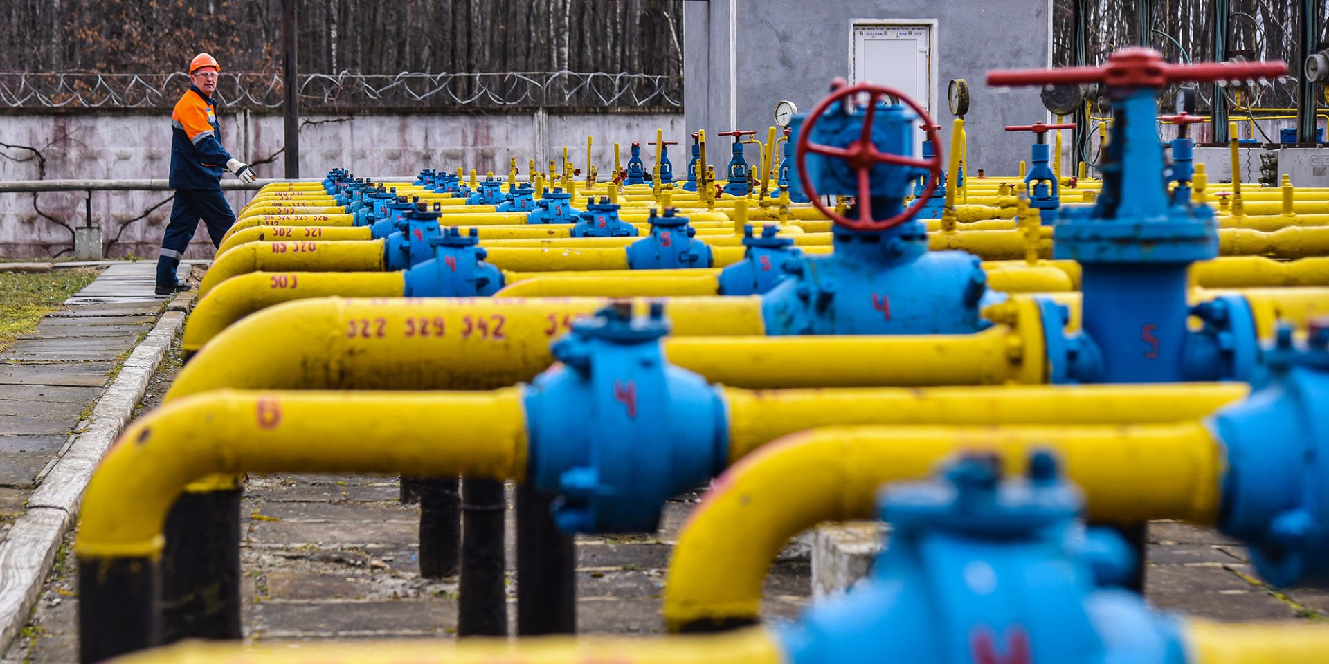 GAS OR ELECTRICITY. Energy expert Volodymyr Omelchenko believes that the Russians will not have the strength to simultaneously attack Ukraine's electricity and gas infrastructure. (Photo: Mykola Tys / SOPA Images / Sipa&nbsp;US via Reuters)