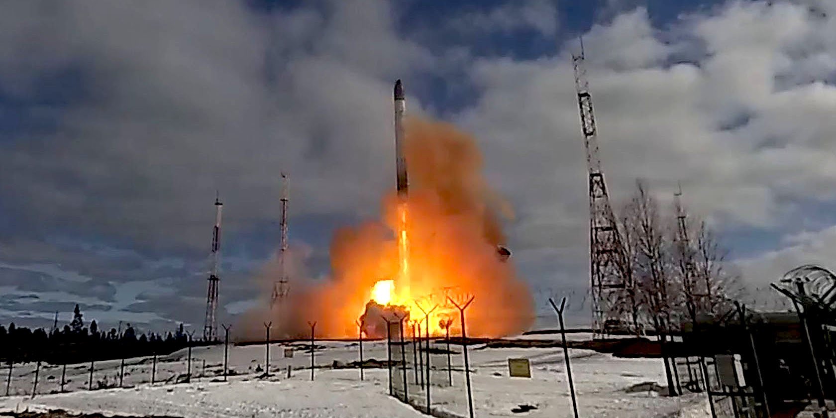 Випробувальний запуск міжконтинентальної балістичної ракети стратегічного комплексу Сармат, що, за&nbsp;словами російського Міноборони, з&nbsp;вересня 2023 року стоїть на&nbsp;озброєнні армії агресора (Фото: Reuters)