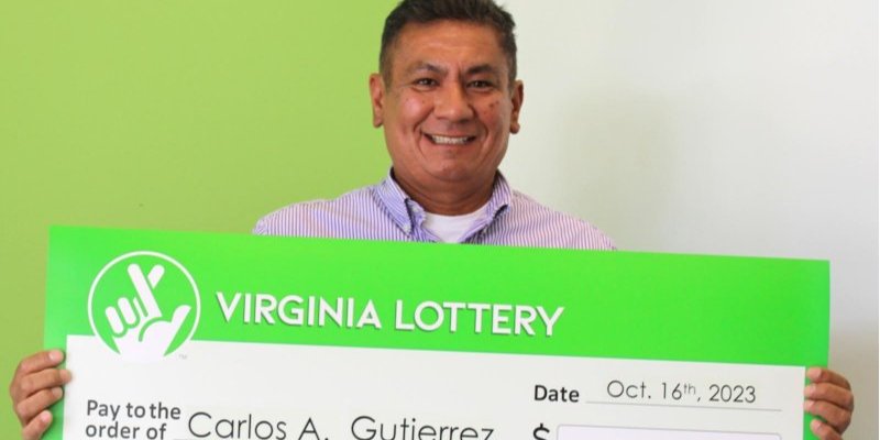 Переможець, який виграв джекпот у 1 мільйон доларів (Фото: Virginia Lottery)