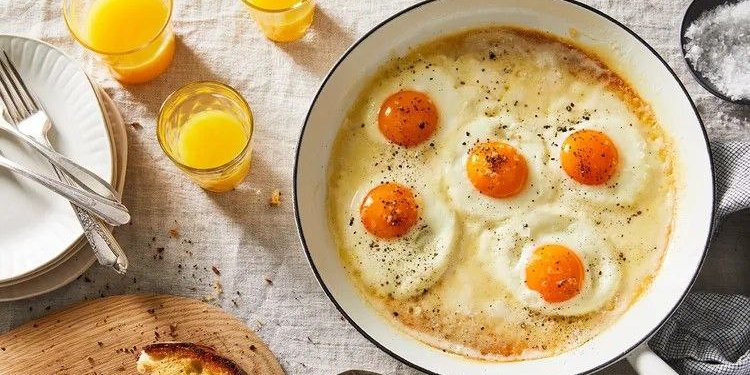 Карамелізовані вершкові яйця (Фото: food52/instagram)