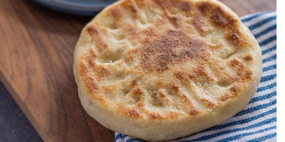 Хліб з овочевою начінкою на пательні (Фото: everydaygourmettv / instagram)