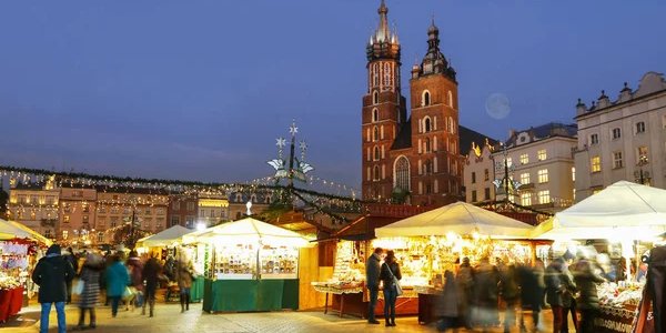 Рождественская ярмарка в Кракове (Фото: depositphotos/agneskantaruk)