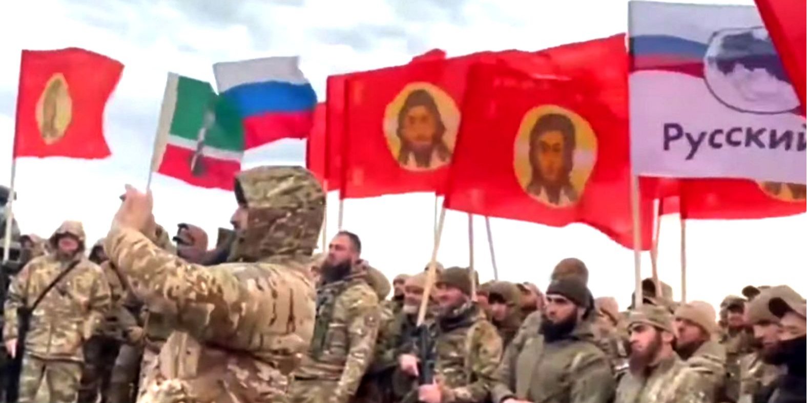 Спецназ Ахмат під прапорами з&nbsp;ликом Ісуса планує воювати з&nbsp;якимось «антихристом» (Фото: Скріншот відео t.me/slvn_pomet)