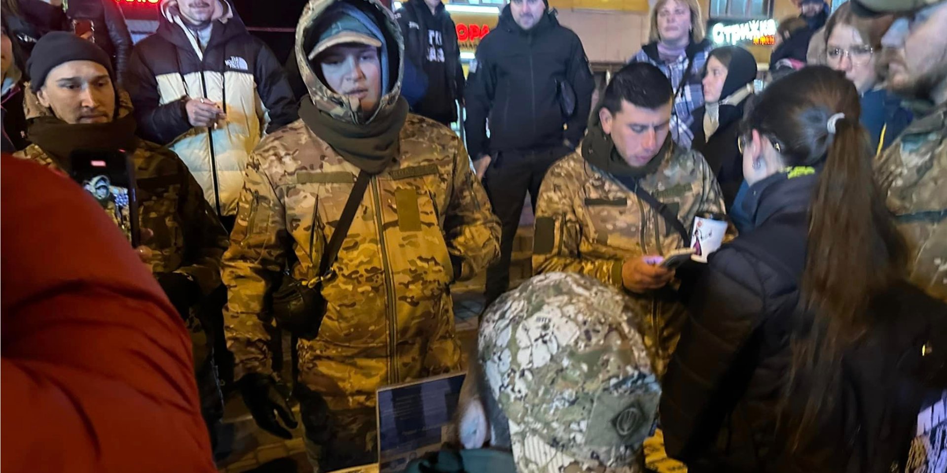 Збирають готівку на ЗСУ у військовій формі - поліція у Києві підозрює благодійний фонд у шахрайстві / NV