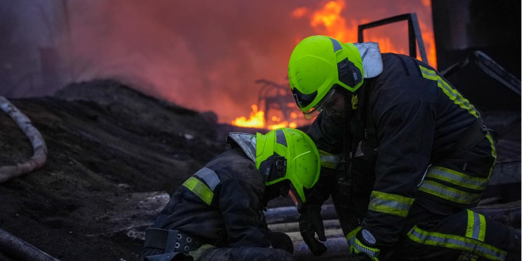 Росіяни вдарили по&nbsp;об'єкту інфраструктури в&nbsp;Одеській області (Фото: ДСНС)