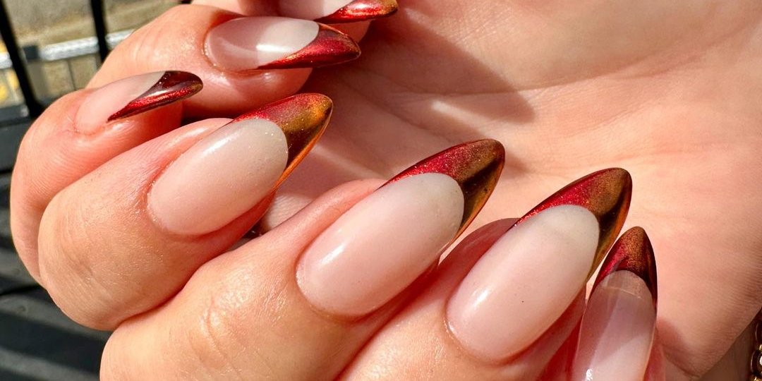 Металеві нігті дуже універсальні і є чудовим способом, як додати інтересу до манікюру (Фото: instagram.com/nailsbymh)