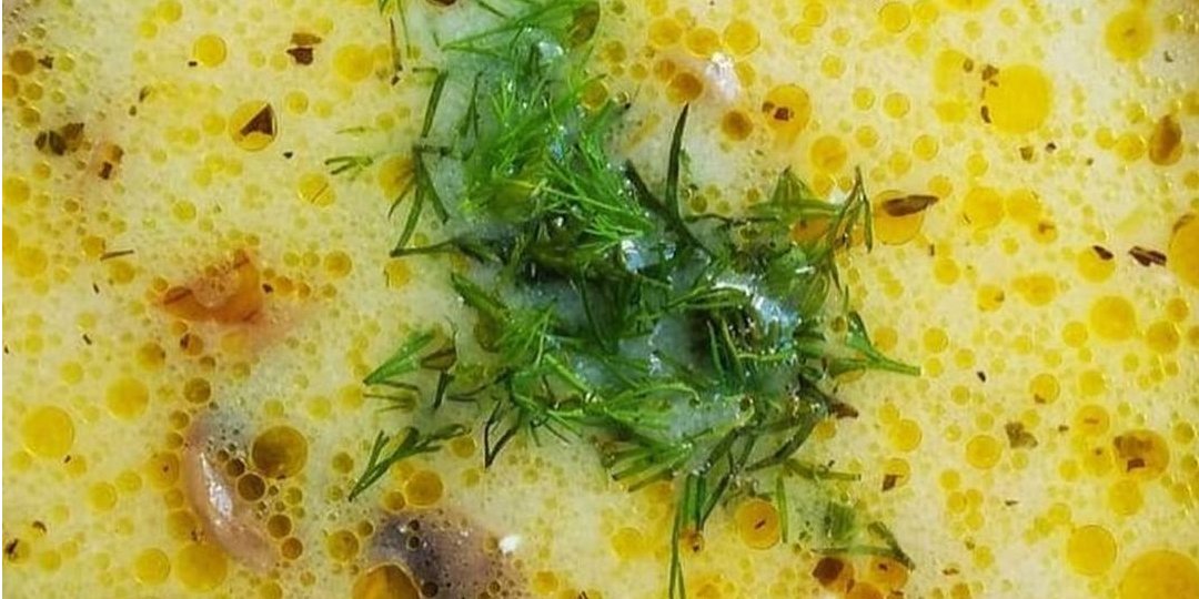 Невероятно ароматный сырный суп с грибами и фрикадельками (Фото: happybearfood / instagram)