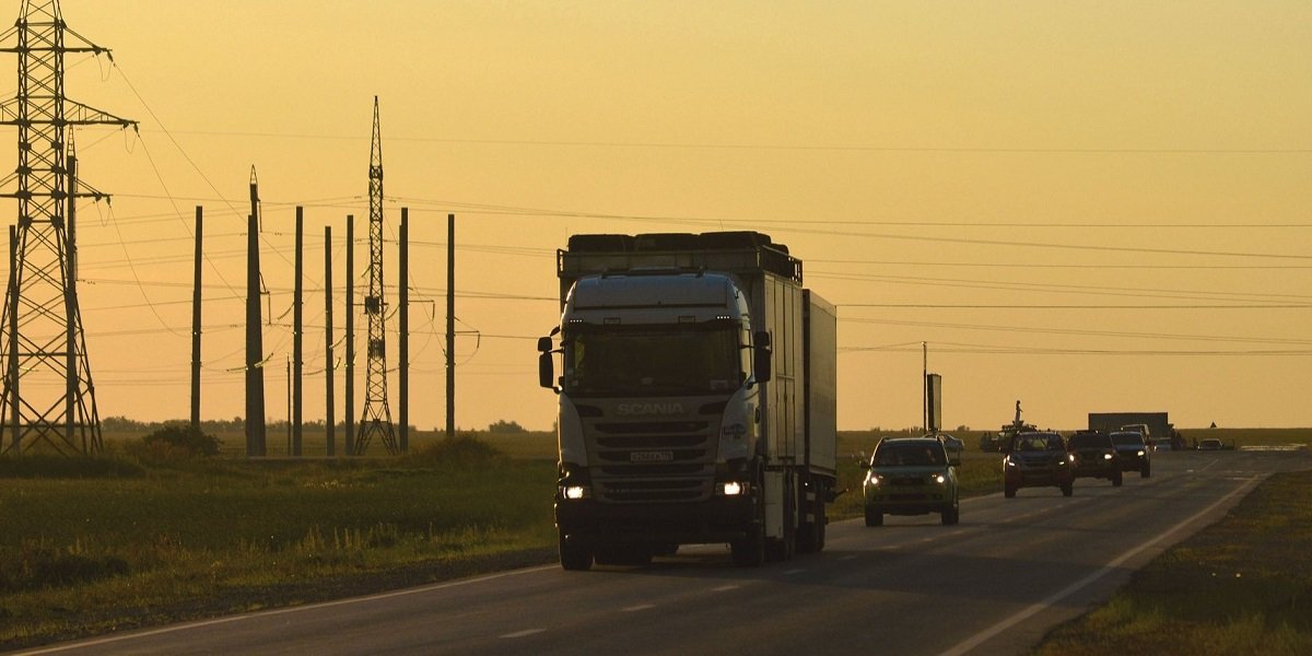 Ukrainian businessmen became more active in buying trucks (Photo: Vladimir_Fayl / Pixabay)