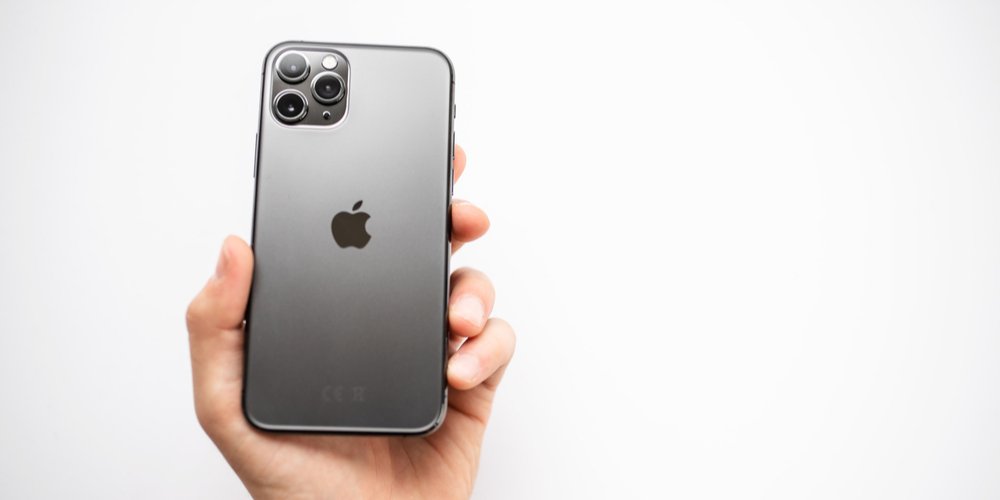 Подключаем eSIM на iPhone: простое руководство (Фото: halfpoint/Depositphotos)