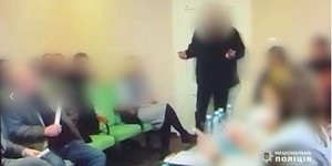 Депутат на Закарпатті підірвав гранати під час засідання сільської ради (Фото:Скриншот відео Нацполіція)