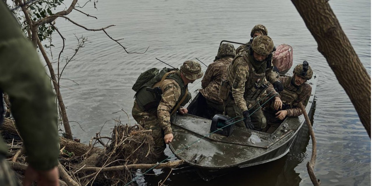 Украинские военные на левобережье Херсонской области (Фото: Константин и Владислава Либеровы / Zelenskiy / Official)