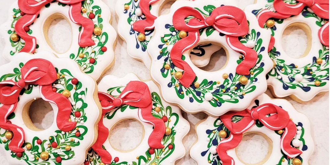 Новорічне печиво — святкові вінки (Фото: instagram / sweetbell_cookies)