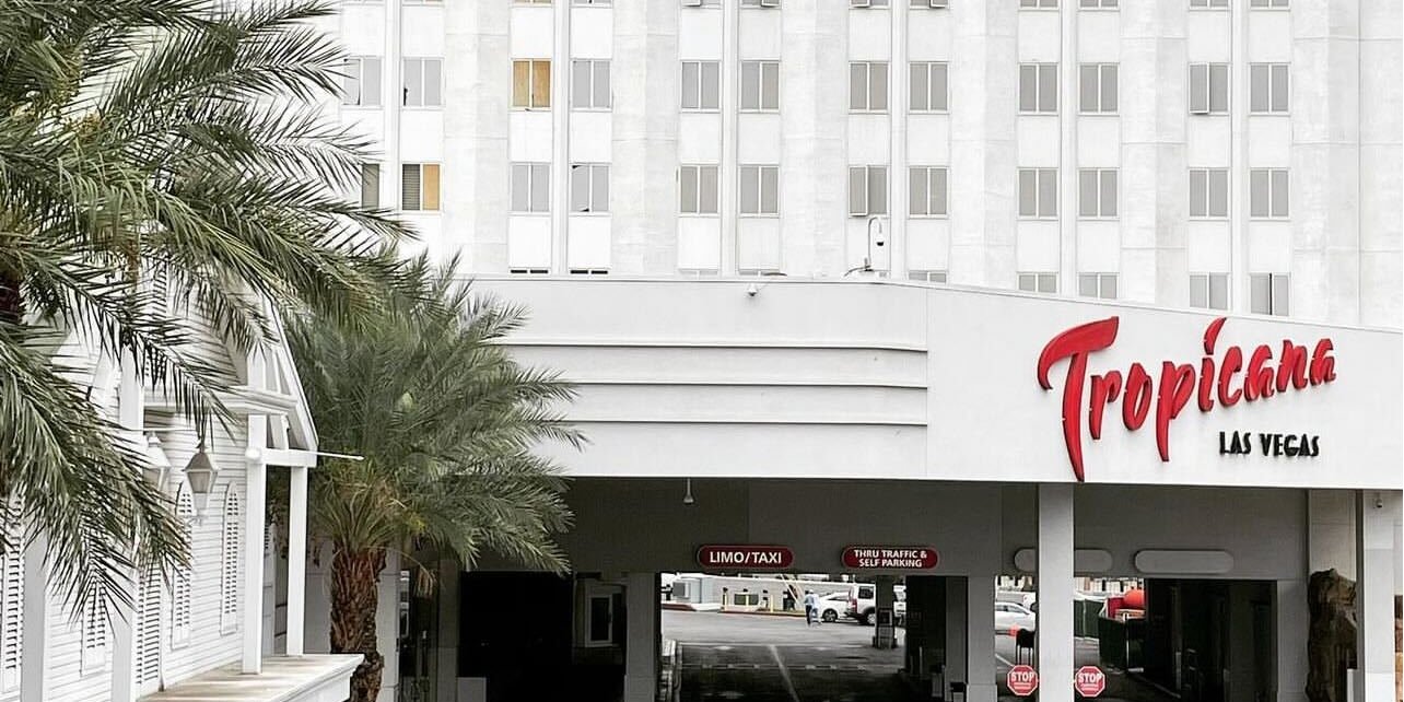 Tropicana — второе старейшее казино на бульваре Лас-Вегас-Стрип (Фото: Tropicana Las Vegas/Facebook)