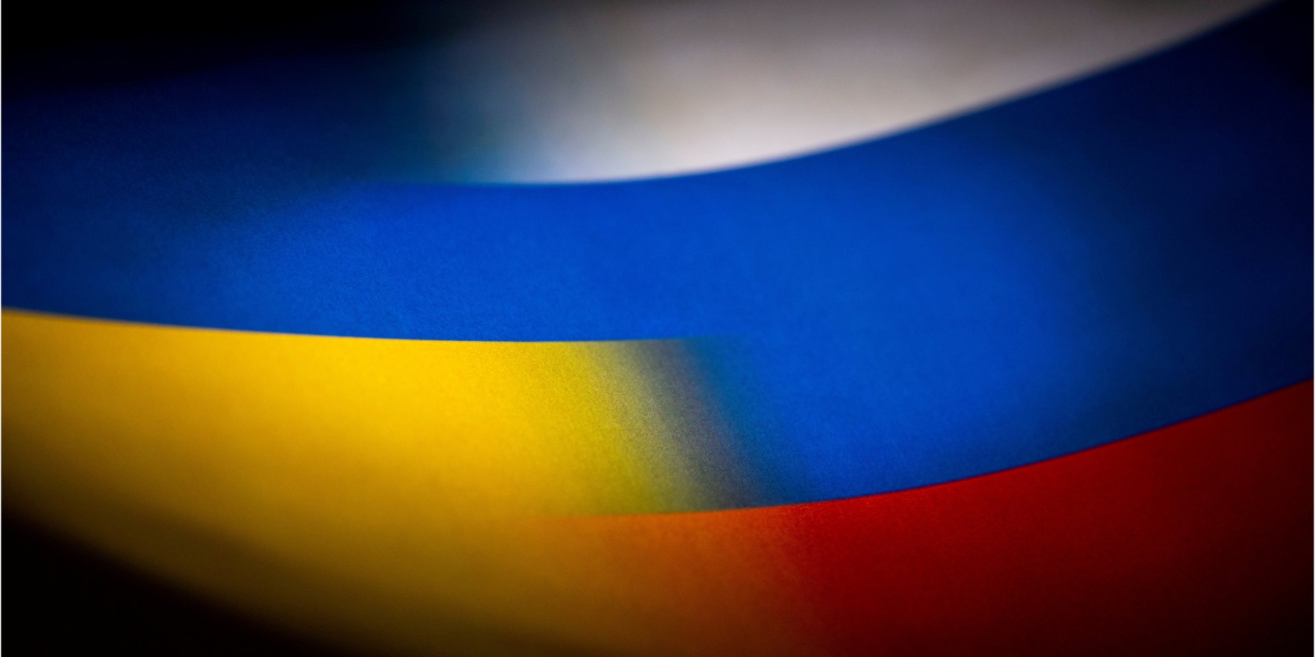Війна Росії проти України стає війною на виснаження, де критичною буде готовність Заходу допомагати (Фото: REUTERS / Dado Ruvic / Illustration)