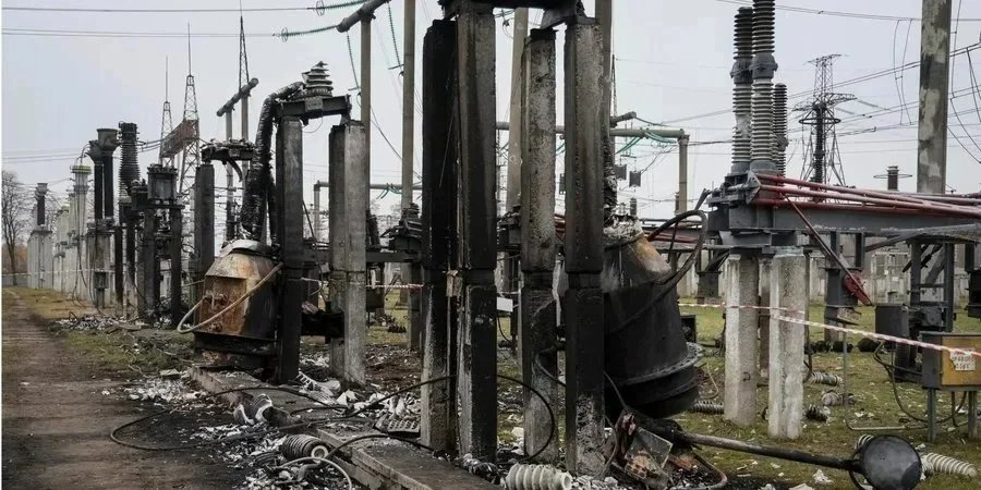 As a result of massive shelling in Kherson, almost 94,000 consumers were cut off (Photo: REUTERS/Gleb Garanich/File Photo)