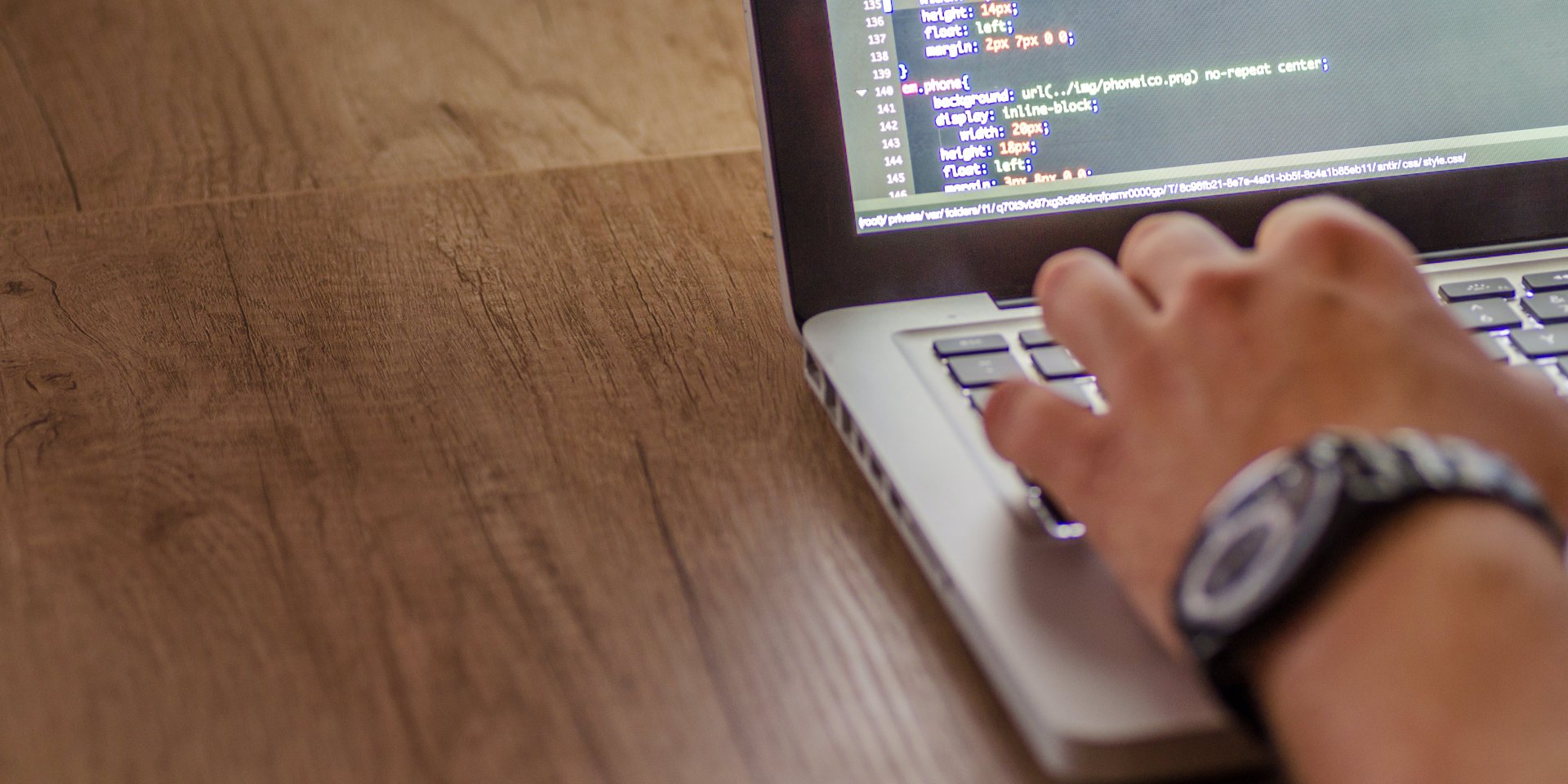 Редкие IT-специалисты могут расчитывать на повышение зарплат в этом году (Фото: pexels/Lukas)