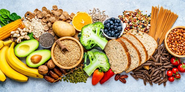 Продукти, які входять до середземноморської дієти (Фото: fcafotodigital/istockphoto)