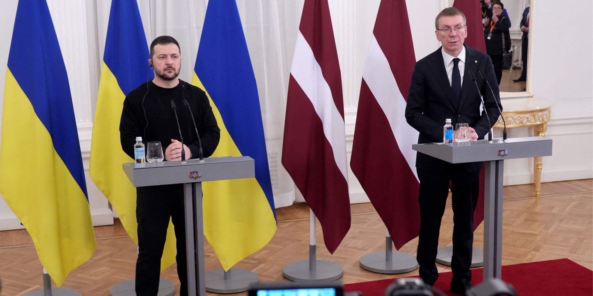 Volodymyr Zelenskyy with President of Latvia Edgars Rinkēvičs in Riga on January 11, 2024 (Photo: REUTERS/Ints Kalnins)