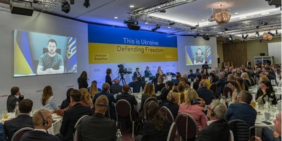 Ukrainian breakfast in Davos in 2022 (Photo: Фонд Віктора Пінчука, 2022 / Валентин Ростовіков)