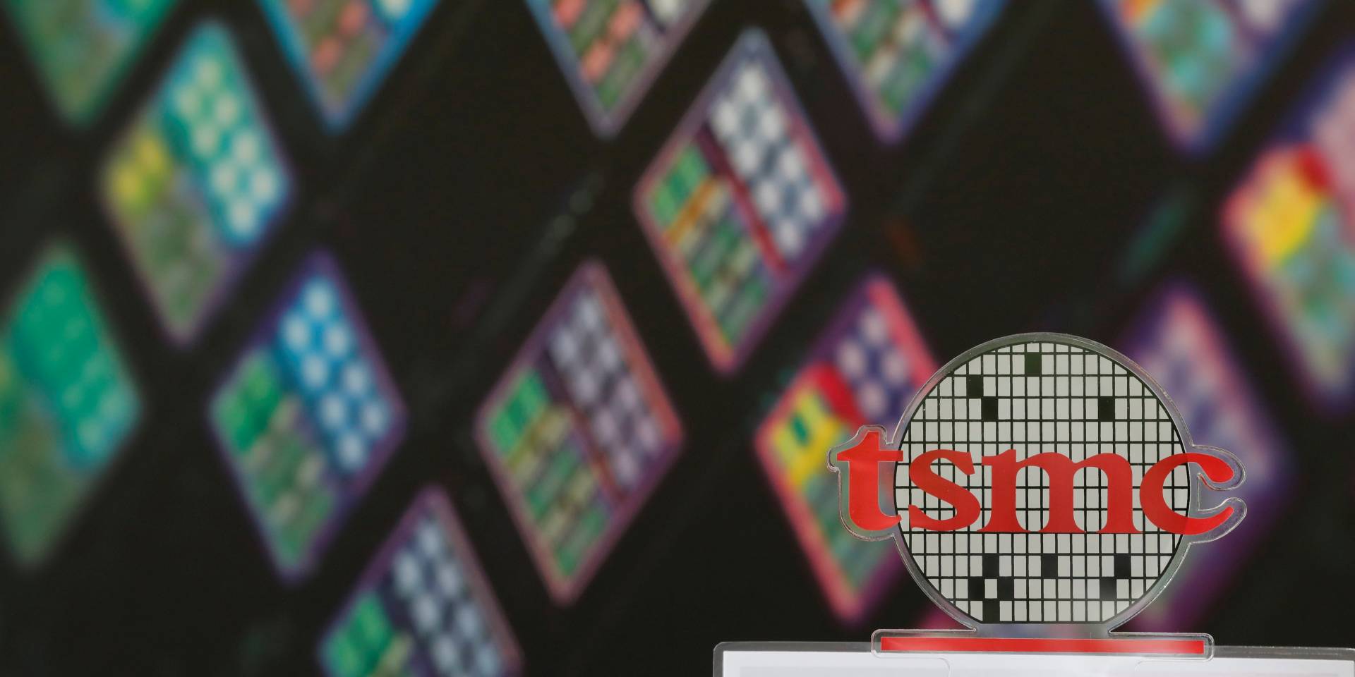 TSMC начнет производить 2-нанометровые чипы (Фото: REUTERS/Tyrone Siu)