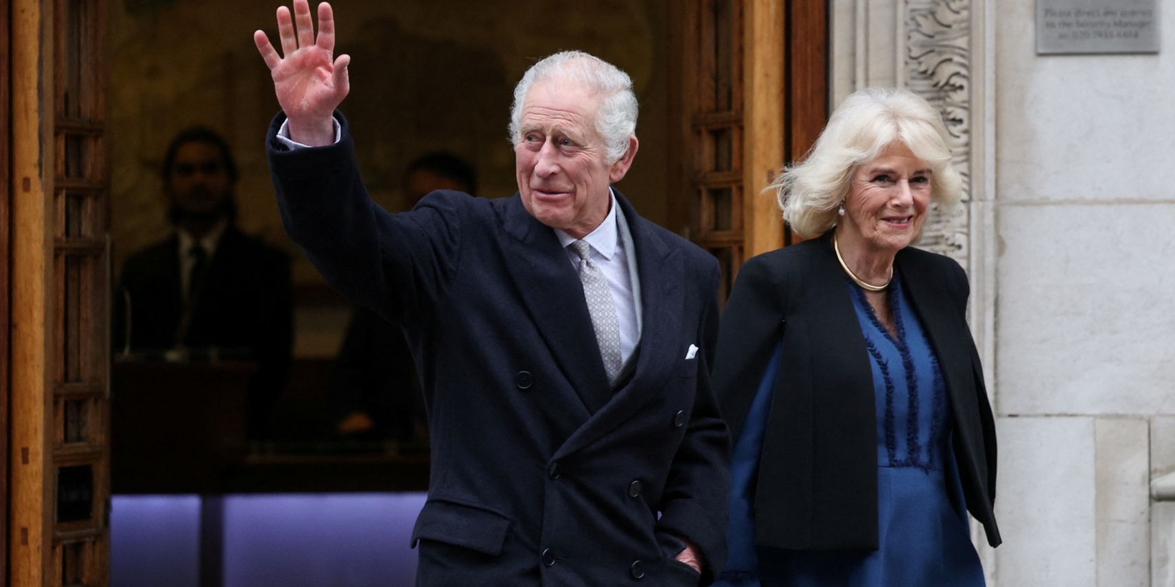 Король Чарльз и королева Камилла покидают больницу (Фото: REUTERS/Hannah McKay)