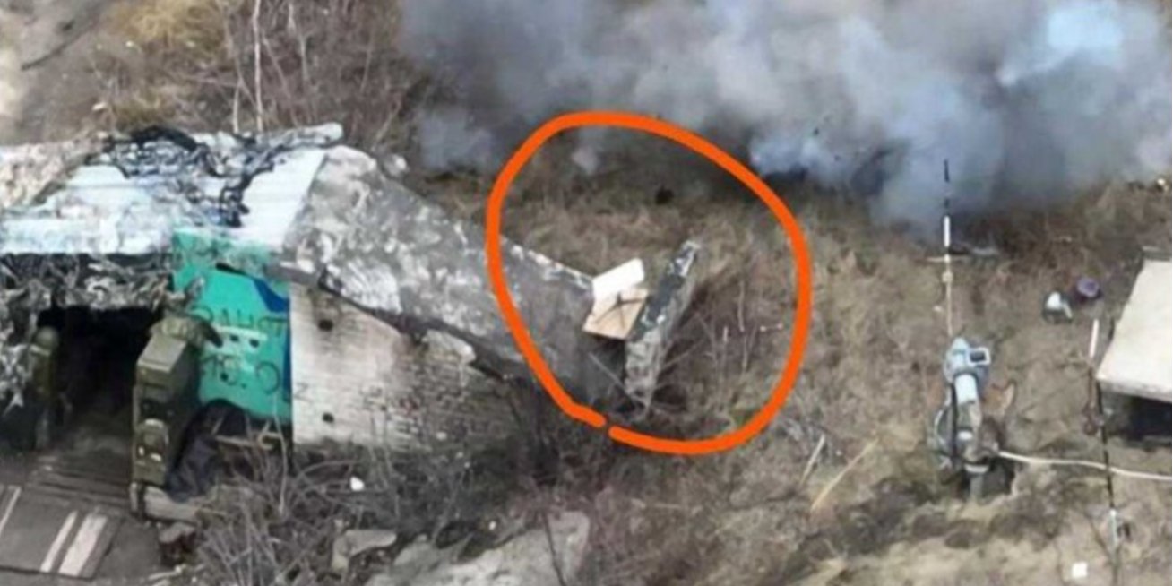 Starlink terminal at a Russian position in the occupied part of Ukraine (Photo: defenseone.com)