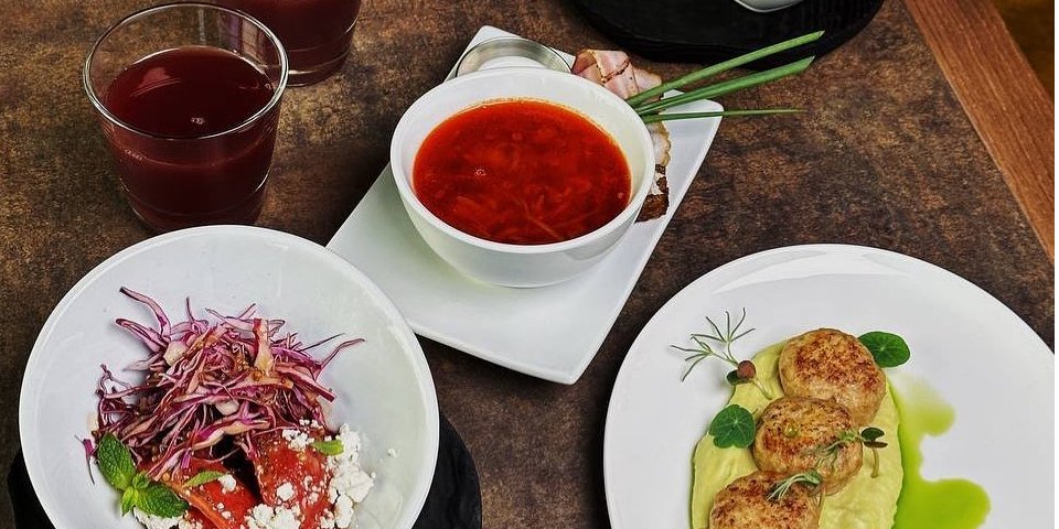 Украинская современная кухня с основой на знакомых вкусах, но с новыми интерпретациями (Фото: Instagram @chary.restoracija)