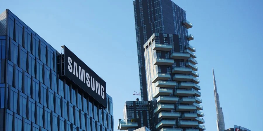Tech giants re-enter Russian Market: Samsung, Xiaomi, Acer’s stealthy comeback (Photo: Babak\Unsplash)