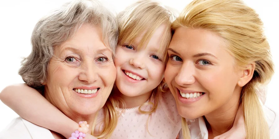 День матери в Украине 2025. Когда украинцы будут праздновать один из самых нежных праздников года