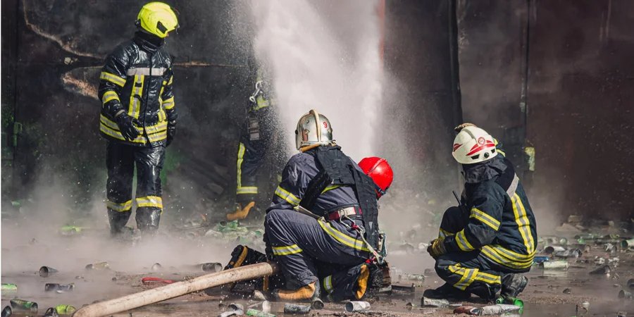 The work of firefighters in Kharkiv, archive photo (Photo: ДСНС)