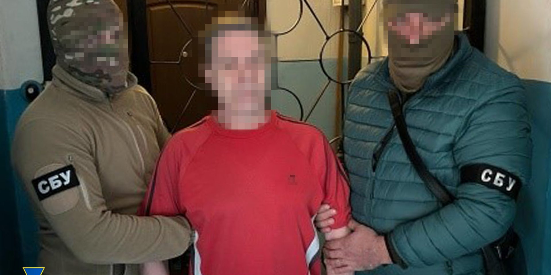 Ukraine’s SBU detains two guards of Russian torture chambers in Kherson (english.nv.ua)