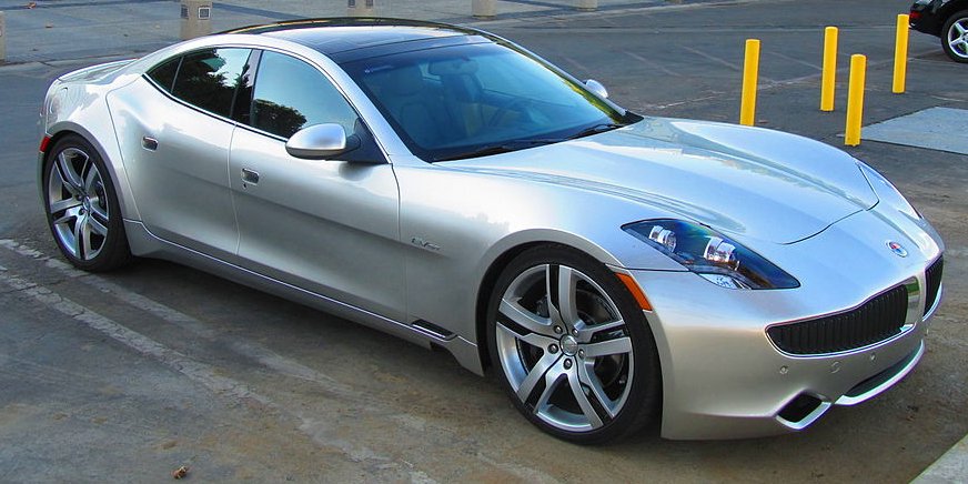 Fisker Karma возле штаб-квартиры Fisker в Анахайме, Калифорния (Фото: Fisker Karma vehicle)