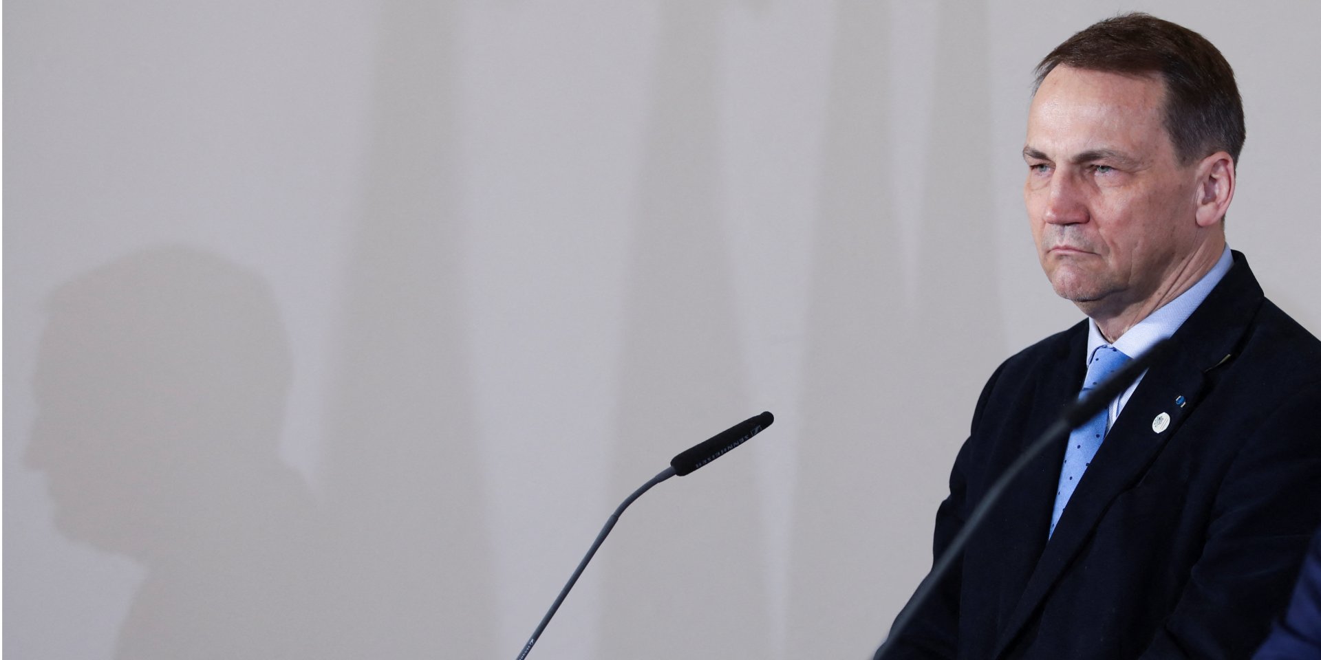 Minister of Foreign Affairs of Poland Radosław Sikorski speaks at a press conference at the Visegrad Group (V4) near Praza, Czech Republic, 21 March 2024 (Photo: REUTERS/Eva Korinkova)