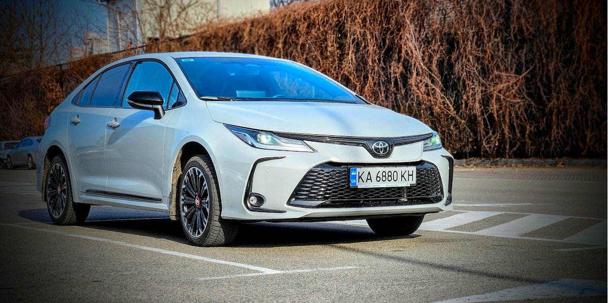 Детальний тест-драйв Toyota Corolla Hybrid GR Sport (Фото: NV)