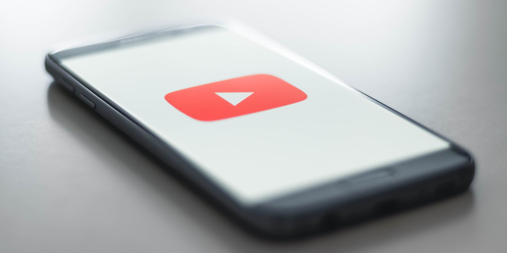 YouTube вводит новые ограничения для детей (Фото: unsplash)