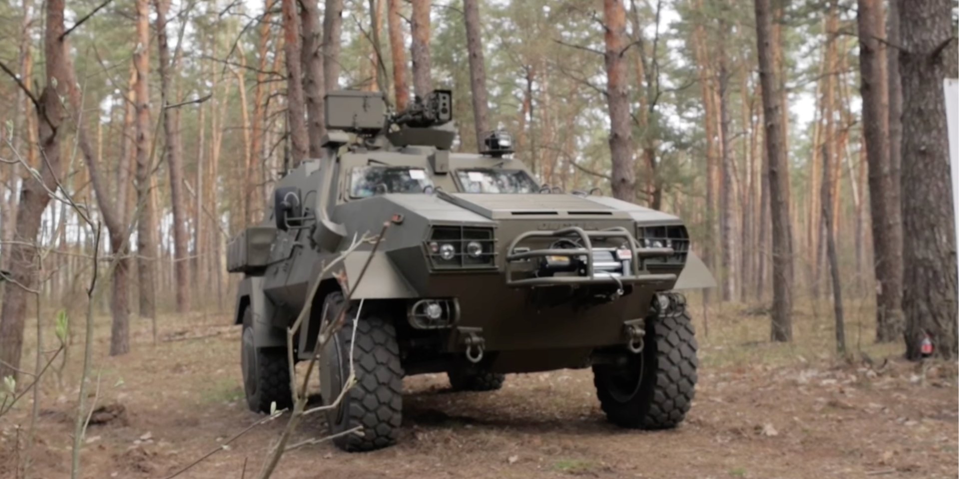 Новая военная техника (Фото: Скриншот видео / Главнокомандующий&nbsp;ВС Украины / Facebook)