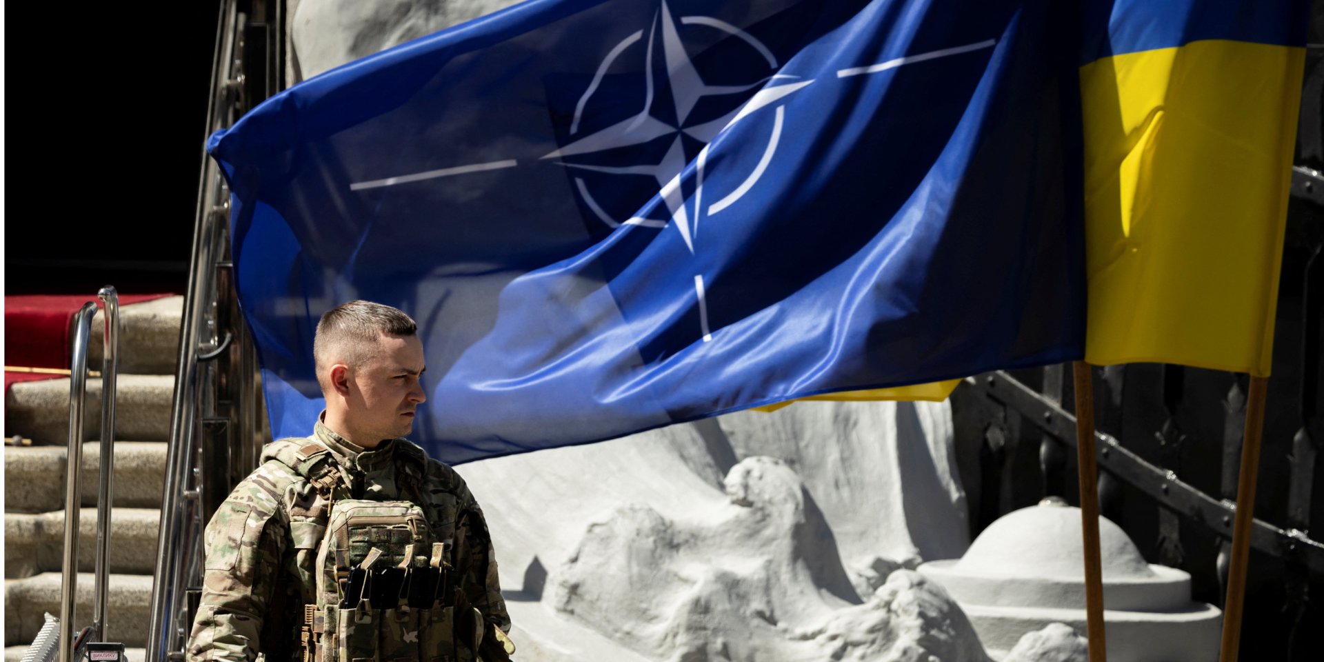 Країни НАТО можуть опинитися під загрозою дуже швидко, якщо Росія здолає Україну, каже Веслі Кларк (Фото: REUTERS/Thomas Peter)