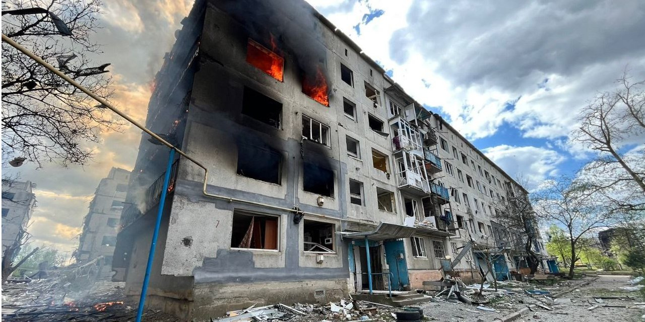 Residential building in Ocheretyno, on which Russians dropped an aerial bomb on April 14 (Photo: Вадим Філашкін / Telegram)