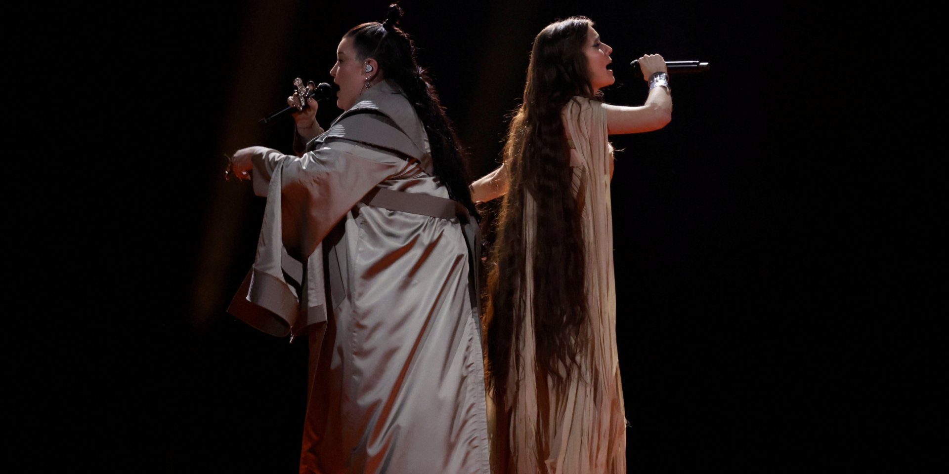 Alyona Alyona та Jerry Heil (Фото: REUTERS/Leonhard Foeger)