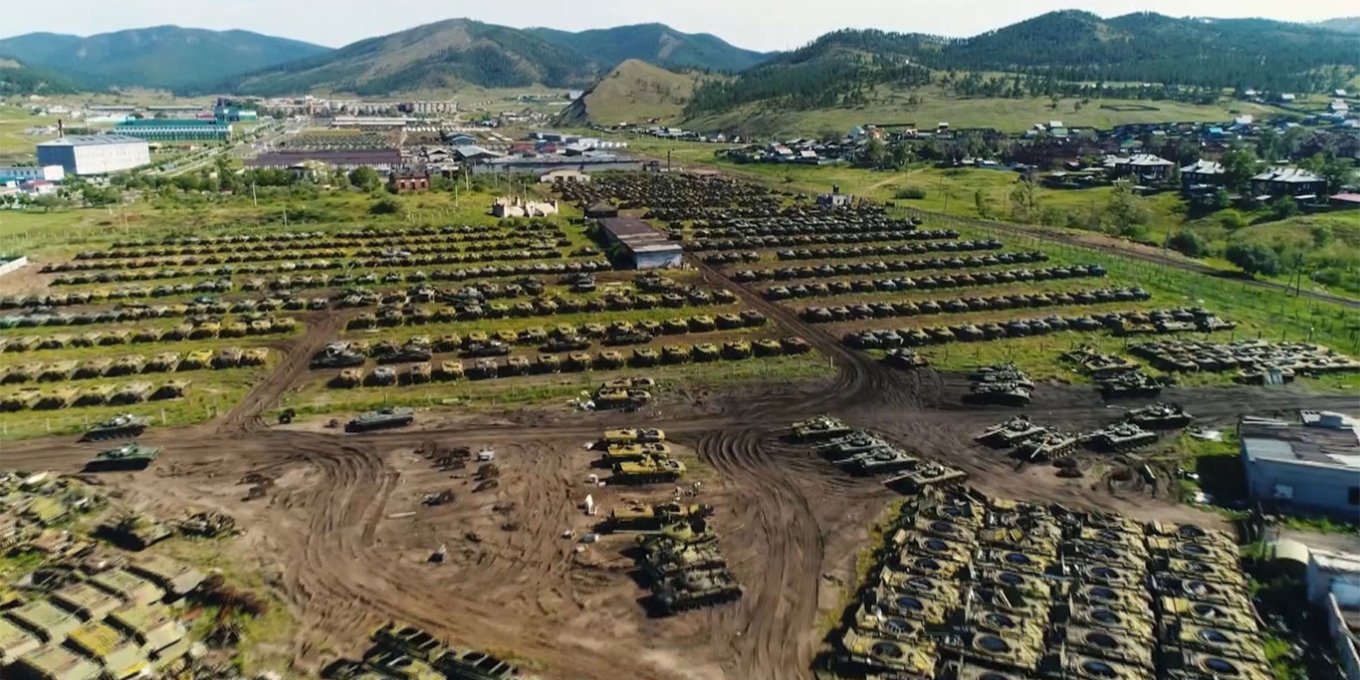 227-я база хранения и ремонта военной техники в Бурятии, архивное фото (Фото: Военный Осведомитель / VK)