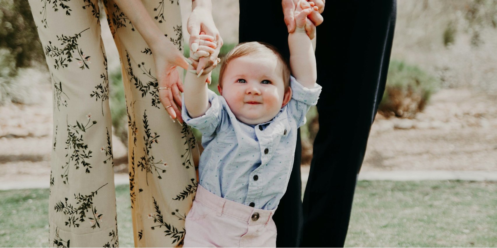 Усиновлення дітей (Фото: kenny eliason/unsplash)