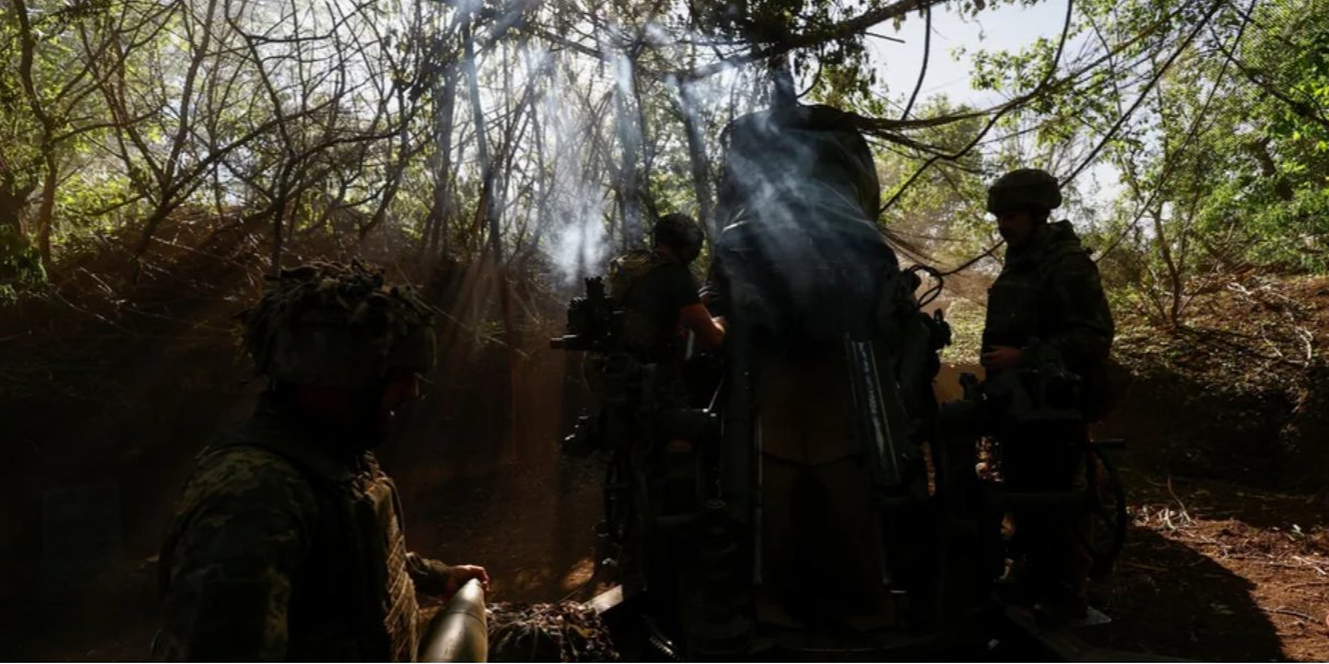 Украинские военные (Фото: REUTERS/Valentyn Ogirenko)