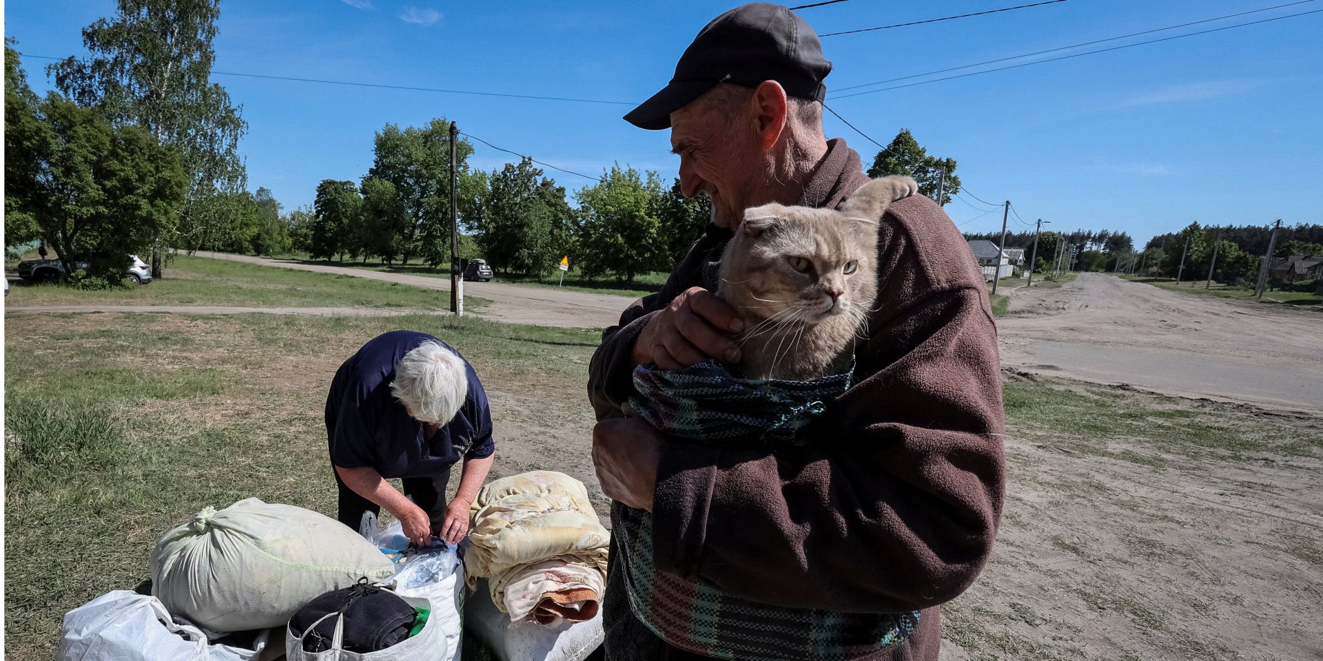Эвакуация из&nbsp;Вовчанска, Харьковская область, 10&nbsp;мая (Фото: REUTERS/Vyacheslav Madiyevskyy)