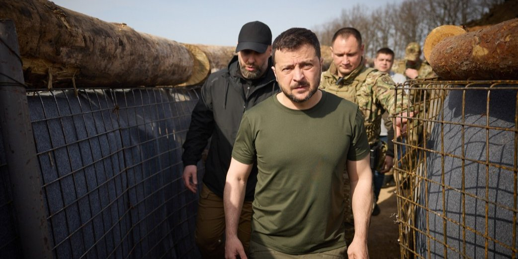 Volodymyr Zelenskyy inspects defense facilities in Kharkiv Oblast on April 9, 2024 (Photo: president.gov.ua)